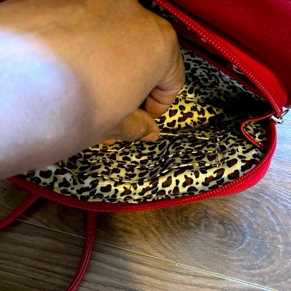 ili New York Leather Cross Body Bag - Bright Red - Picture 3 of 10